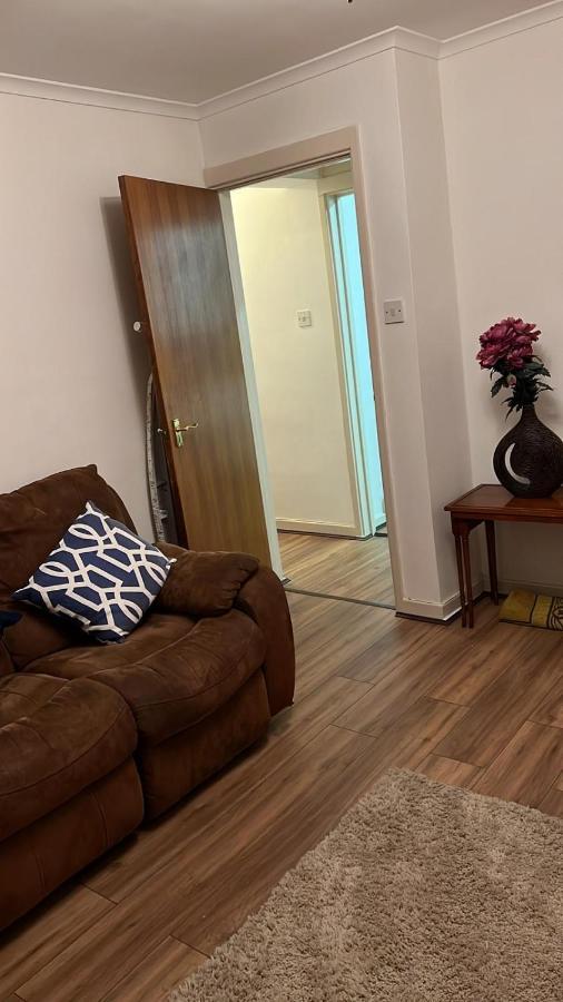 Smalinz Homes Finchley Лондон Екстериор снимка