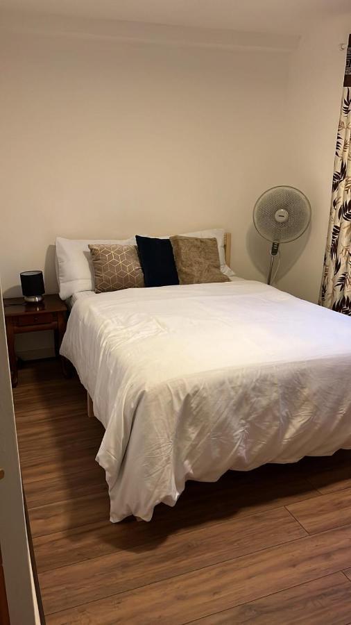 Smalinz Homes Finchley Лондон Екстериор снимка