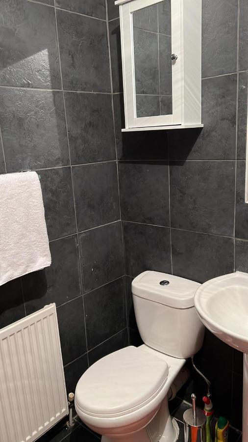 Smalinz Homes Finchley Лондон Екстериор снимка