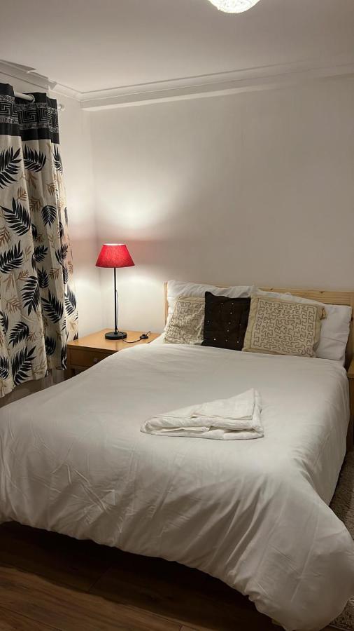 Smalinz Homes Finchley Лондон Екстериор снимка