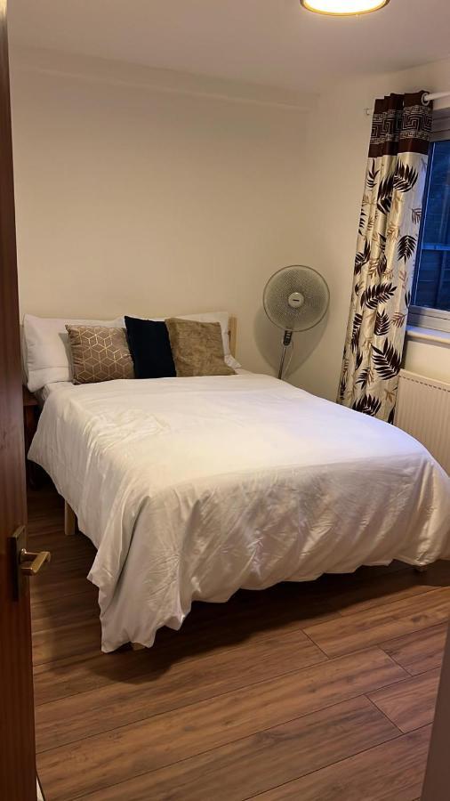 Smalinz Homes Finchley Лондон Екстериор снимка